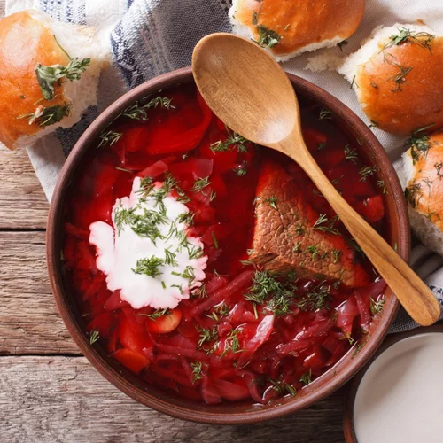 Συνταγή για σούπα Μπορς (Borscht): Η παραδοσιακή ρώσικη σούπα με παντζάρια