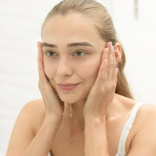 Τα καλύτερα αντηλιακά μαλλιών της χρονιάς και πώς να τα χρησιμοποιήσεις