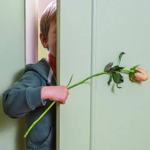 Πώς θα μάθει το παιδί να ζητά συγνώμη; Οι συμβουλές της ειδικού θα σε βοηθήσουν