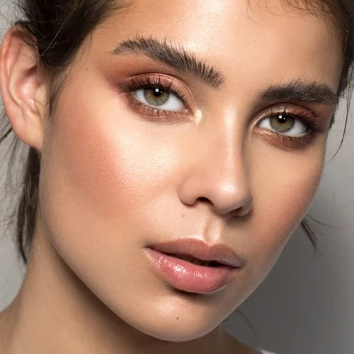 3 γρήγορες θεραπείες προσώπου για λάμψη, νεανικότητα και αψεγάδιαστη επιδερμίδα