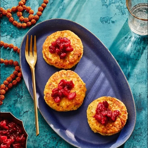 Συνταγή για τσάτνεϊ cranberry και latkes (πιτούλες) με κουνουπίδι