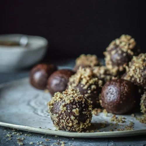 Υγιεινές μπουκιές με κακάο και φυστικοβούτυρο