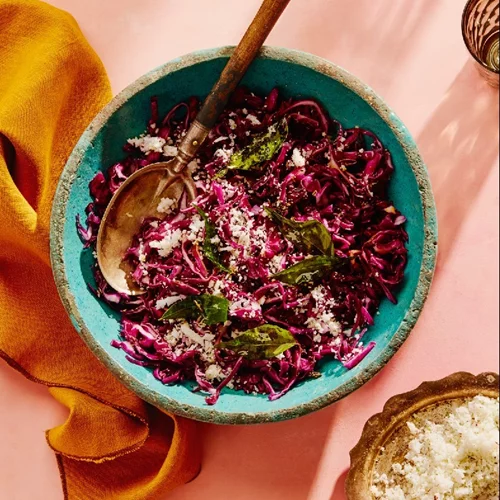 Συνταγές με λάχανο: Φτιάξε Ινδικό thoren με κόκκινο λάχανο