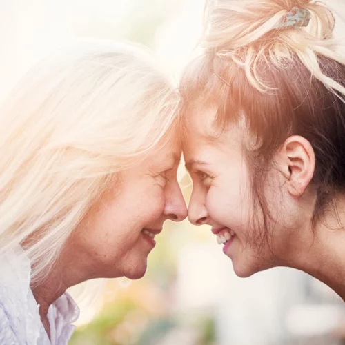 Τι είναι το σύνδρομο της άδειας φωλιάς και πώς το βιώνουν οι γονείς με ενήλικα παιδιά;