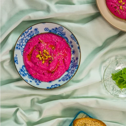 Χούμους με παντζάρι: Ένα twist γεμάτο θρεπτικά συστατικά και καλά λιπαρά