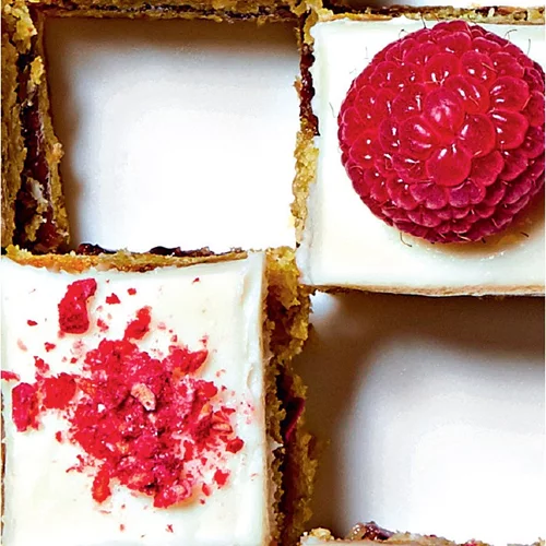 Θέλεις ένα υγιεινό και θρεπτικό γλυκό; Δοκίμασε πτι φουρ με φιστίκια Αιγίνης και σμέουρα