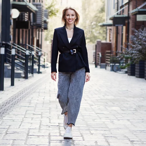 5 χρήσιμες συμβουλές για να καθαρίζεις εύκολα τα λευκά sneakers