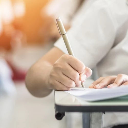 Αποτελέσματα πανελληνίων 2021: Σήμερα όλοι χαιρόμαστε - και η σύμβουλος εκπαίδευσης μας λέει το γιατί