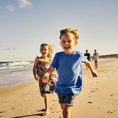 Παιδί στην παραλία: Ένας απέραντος... παιδότοπος
