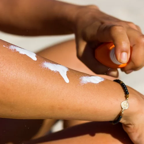 Αντηλιακή προστασία: Οι συμβουλές που δεν έχουν σχέση μόνο με το αντηλιακό σου