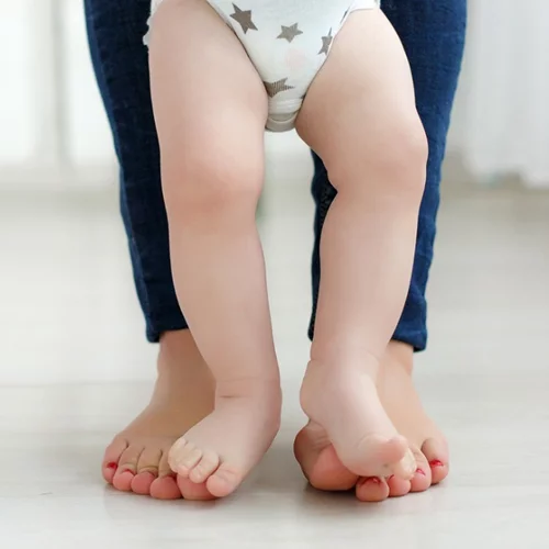 Πότε θα περπατήσει το μωρό; Η ανάπτυξη του μωρού σου