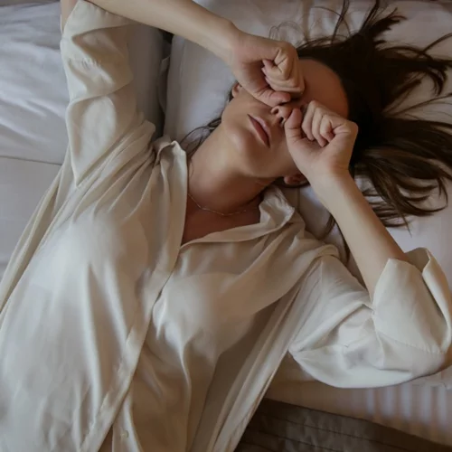 Γιατί σε τρώνε τα μάτια σου το βράδυ;