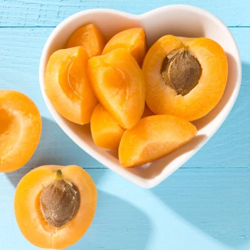 Είναι το κουκούτσι του βερίκοκου το νέο health trend; Και έχει όντως αντικαρκινική δράση;