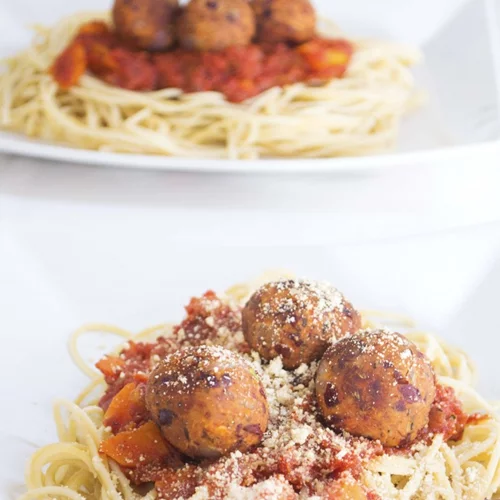 Συνταγή για μακαρόνια με κεφτεδάκια vegan και μη γαλακτοκομικό «τυρί»