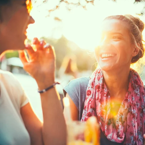 Διάβασε σε 1': Το «συστατικό» για να είσαι πιο ευτυχισμένη και πιο υγιής