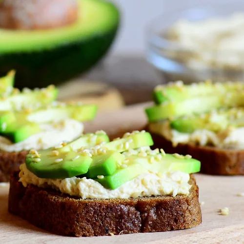 Πρωτεϊνική διατροφή χωρίς κρέας: 6 εναλλακτικές επιλογές του κλασικού τοστ