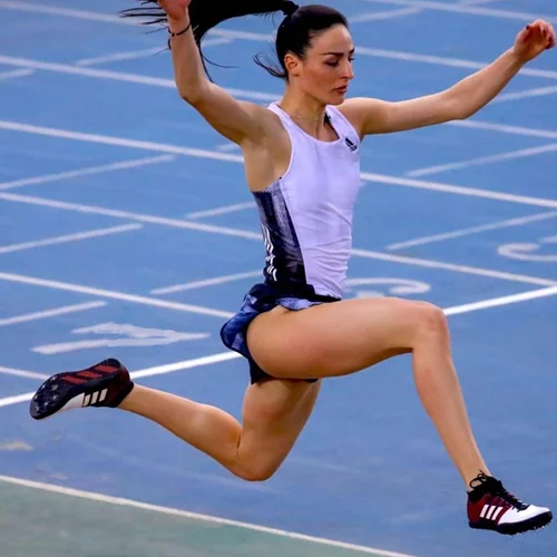 Λίλη Αλεξούλη: Πώς είναι η ζωή μιας πρωταθλήτριας του άλματος εις μήκος;