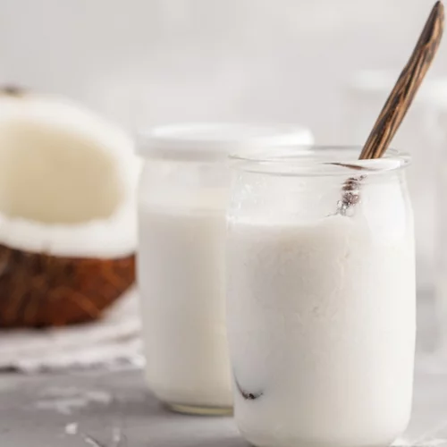 Συνταγή για vegan γιαούρτι: Πώς θα το φτιάξεις με κάσιους και γάλα καρύδας