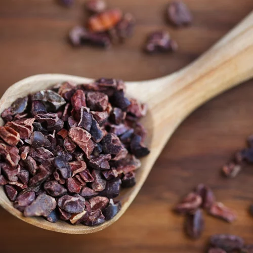 Cacao nibs (νιφάδες κακάο): Τα οφέλη του superfood που φτιάχνει τη διάθεση και όχι μόνο