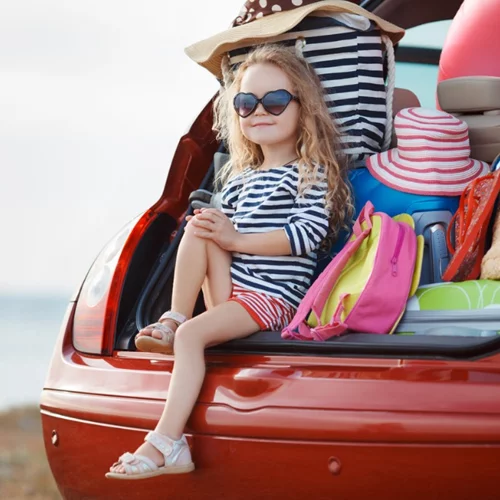 Όλα όσα ΔΕΝ θα χρειαστείς στις διακοπές με τα παιδιά. Και όσα θα χρειαστείς πραγματικά