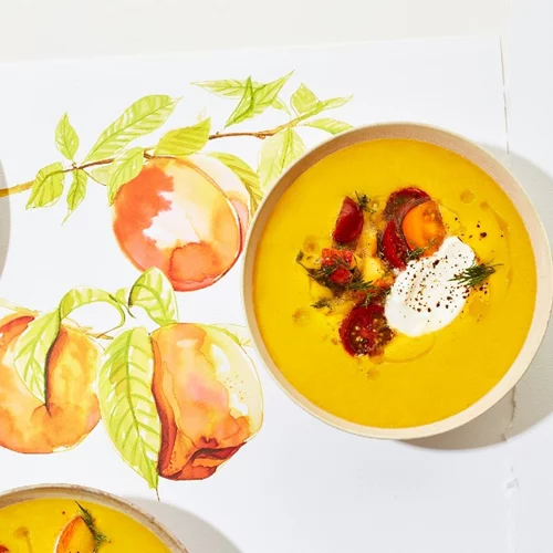 Κρύα σούπα με ντομάτα και αρωματικό ροδάκινο