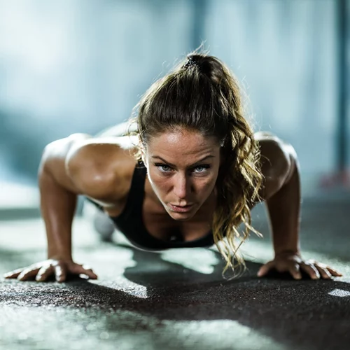 Η σωστή τεχνική για το push-up από τον trainer