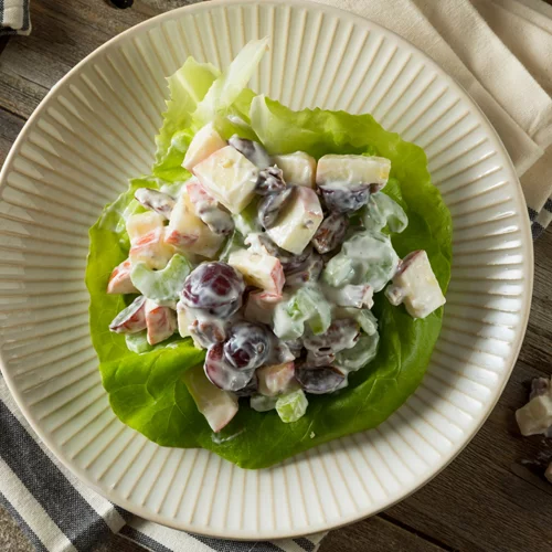 Σαλάτα με σταφύλι και τυρί κρέμα light, ιδανική για τις μέρες του φθινοπώρου