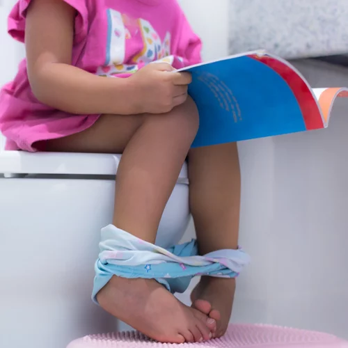 Τι προκαλεί τη δυσκοιλιότητα στα παιδιά