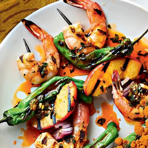 Σουβλάκι γαρίδας με πικάντικη σος harissa