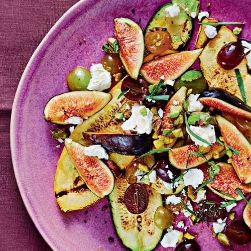 Σαλάτα με ψητά κολοκυθάκια και ντρέσινγκ σύκο και σταφύλι