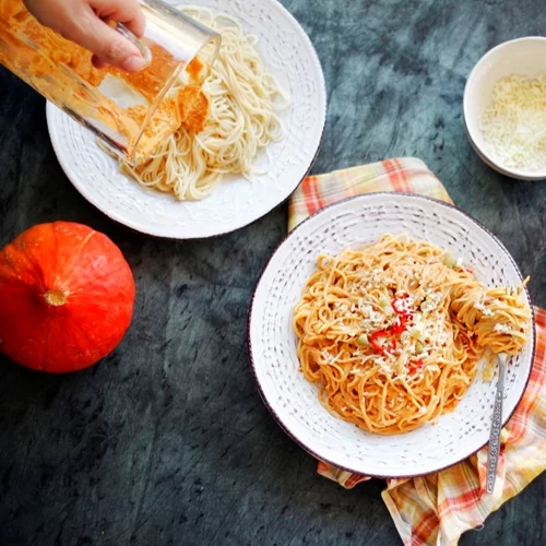 Συνταγή για σπαγγέτι με σάλτσα κολοκύθας 