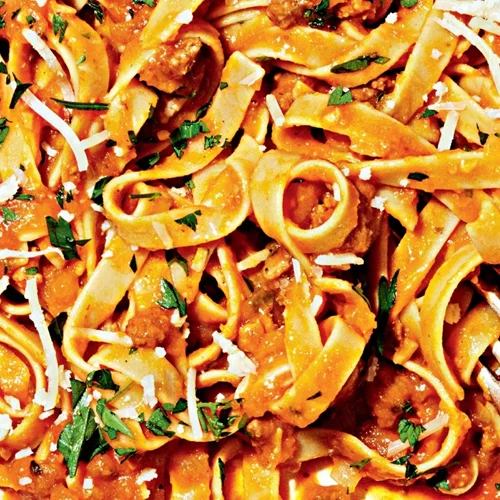 Ταλιατέλες ρυζιού με μπολονέζ κολοκύθας