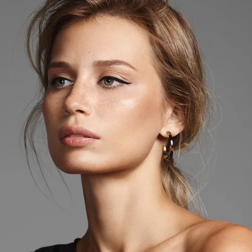 Ποιο eyeliner μου ταιριάζει ανάλογα με το χρώμα των ματιών μου;