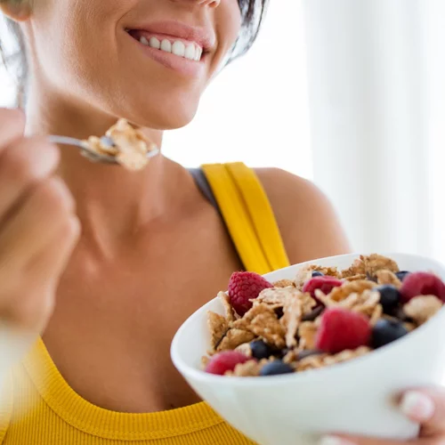 Ποιες ώρες λειτουργεί καλύτερα ο μεταβολισμός και 3 πρακτικές για να βρεις τον ρυθμό σου