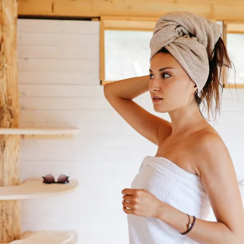 Bάζεις conditioner στις ρίζες των μαλλιών; (πρέπει ή όχι για σωστό λούσιμο μαλλιών;)