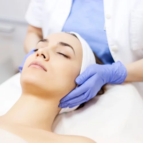 Είναι ασφαλής η μεσοθεραπεία προσώπου; Και πότε δεν συστήνεται;