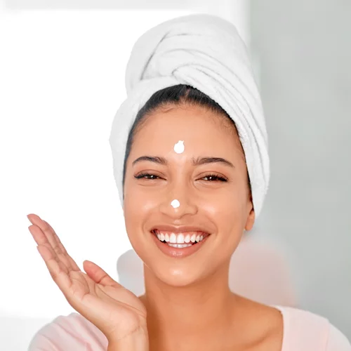 8 σπιτικές θεραπείες για την ακμή (λεμόνι, σκόρδο, κανέλα και άλλες τροφές για να διώξεις φυσικά τα σπυράκια!)