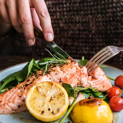 Τροφές στην εμμηνόπαυση για να αντιμετωπιστούν με φυσικό τρόπο τα συμπτώματα