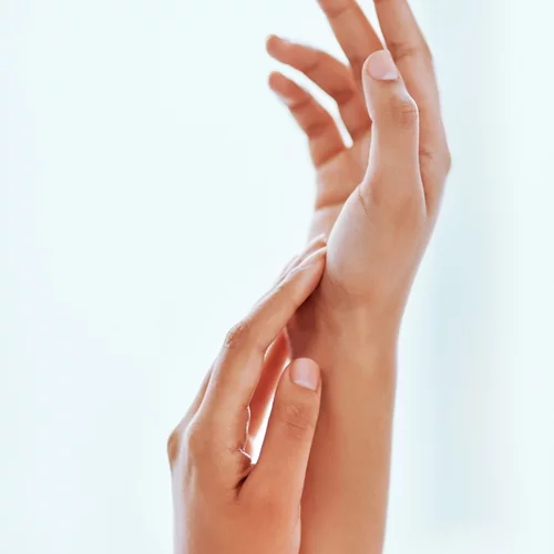 Θες να σταματήσεις να τρως τα νύχια σου; Κάνε αυτά