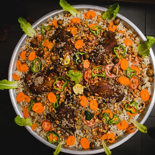 Μένσαφ με ρύζι Basmati και άγριο ρύζι