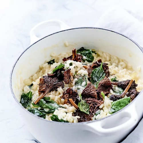 Η συνταγή του weekend: Ριζότο φούρνου με μανιτάρια και σπανάκι