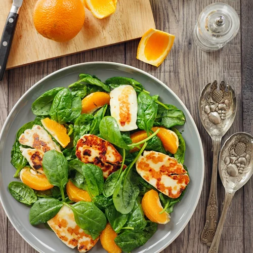 Σαλάτα εσπεριδοειδών με γκρανόλα μάραθου και καραμελωμένα γογγύλια