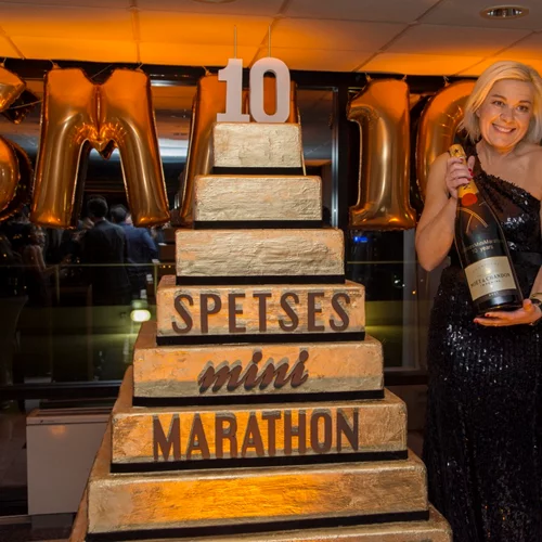 10 χρόνια Spetses mini Marathon: Η πρώτη δεκαετία γιορτάστηκε με τον πιο λαμπερό τρόπο