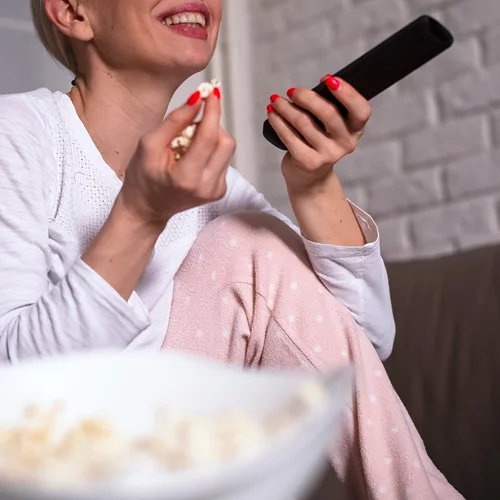 Υγιεινά σνακ για τις βραδινές λιγούρες: 5 ιδέες για ένα ελαφρύ γεύμα πριν τον ύπνο