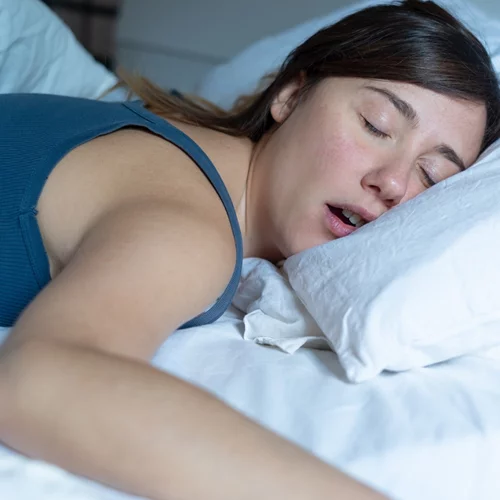 Ροχαλητό: Σε τι οφείλεται και ποια είναι η θεραπεία για το ροχαλητό