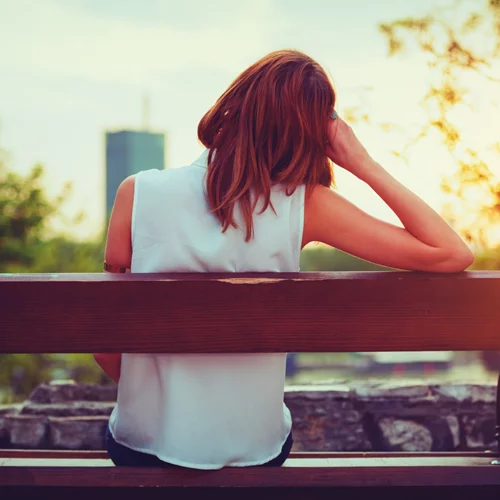 Κύστη κόκκυγος: Τι είναι, τα συμπτώματα και η θεραπεία