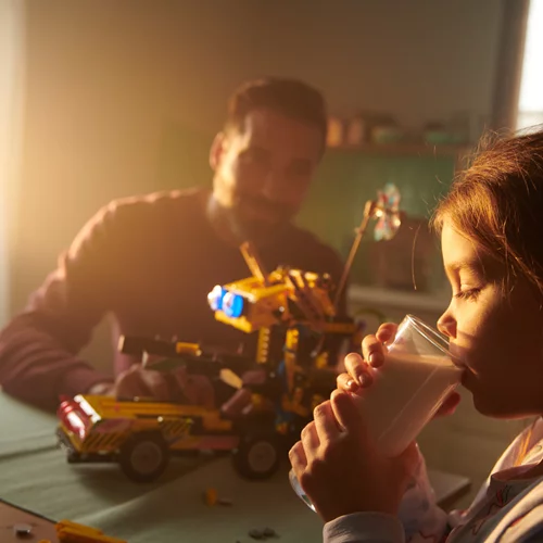 #menoumespiti: Η νέα της καμπάνια της Δέλτα μας υπενθυμίζει την αξία των στιγμών με την οικογένειά μας