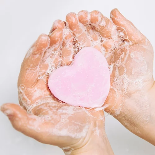 Πώς θα προστατέψουμε τα παιδιά από τον κορονοϊό και άλλες ιώσεις;