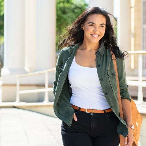 Πέντε στιλιστικά tips για κορίτσια με πλούσιες καμπύλες