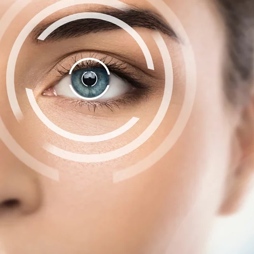 #ΒγαίνουμεΣτηνΟθόνη | Πώς το μπλε φως των συσκευών μπορεί να επηρεάσει τις βλεφαρίδες και τα φρύδια σου;